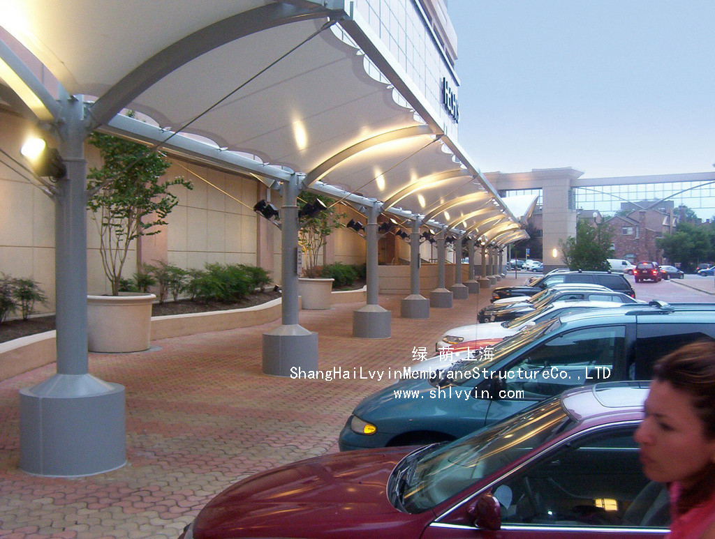 中華全國總工會勞動模范技術交流學校、兩岸工會交流基地一期室內(nèi)運動館鋼結(jié)構(gòu)吊裝施工（二）